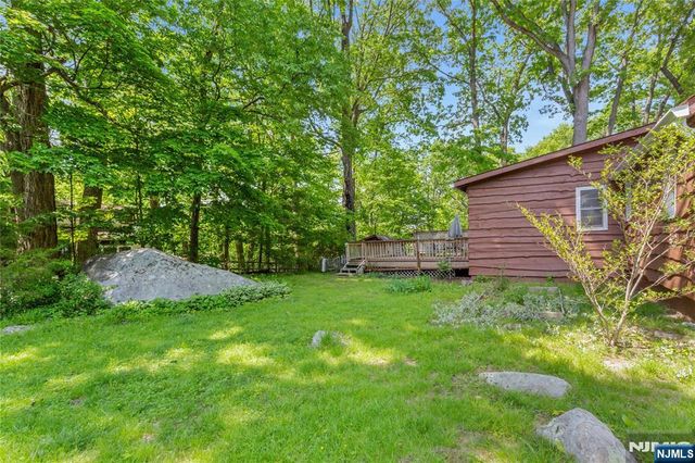 6 Partridge Trail, Kinnelon Borough, NJ 07405