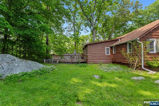6 Partridge Trail, Kinnelon Borough, NJ 07405