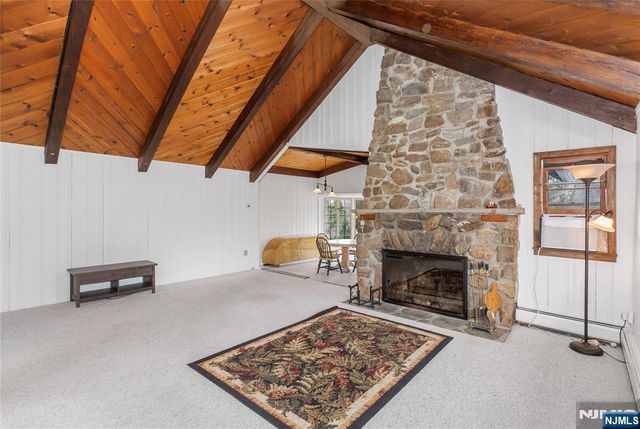 6 Partridge Trail, Kinnelon Borough, NJ 07405