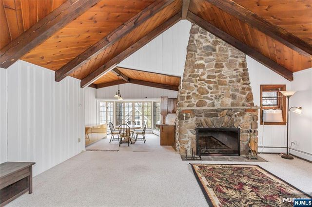 6 Partridge Trail, Kinnelon Borough, NJ 07405
