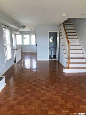 59 Sintsink Drive W B, Port Washington, NY 11050