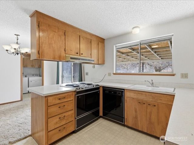 702 West Ridge Drive, Omak, WA 98841