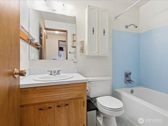 702 West Ridge Drive, Omak, WA 98841