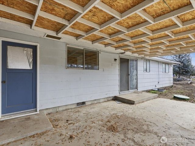 702 West Ridge Drive, Omak, WA 98841