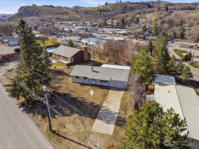 702 West Ridge Drive, Omak, WA 98841