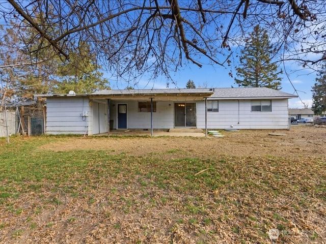 702 West Ridge Drive, Omak, WA 98841