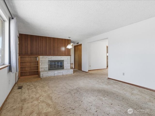 702 West Ridge Drive, Omak, WA 98841