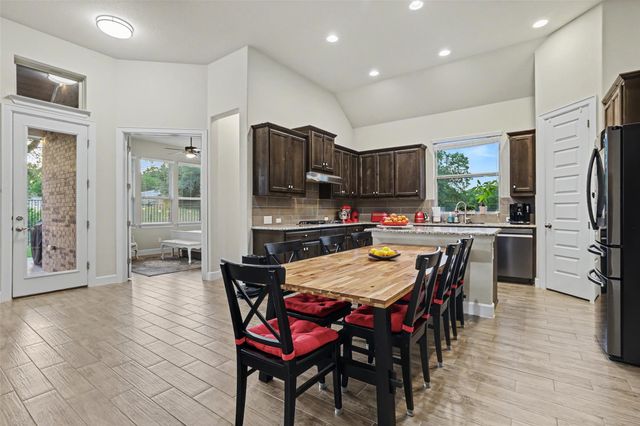 2304 Vaquero CV, Leander, TX 78641