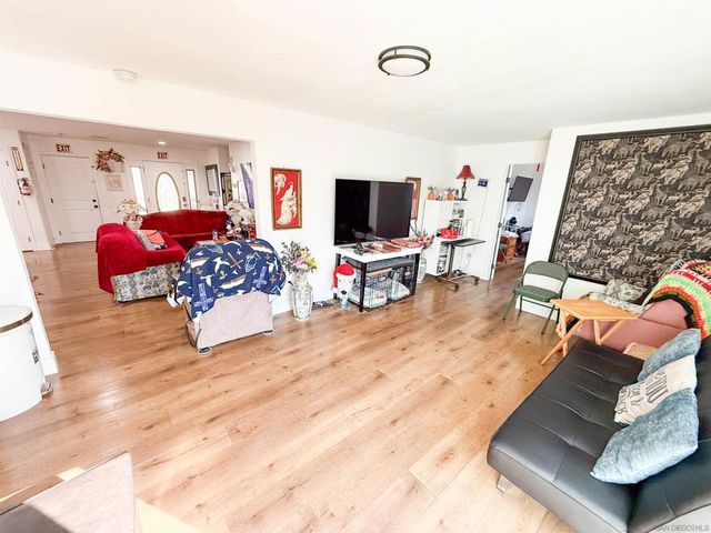 819 N Rose St, Escondido, CA 92027