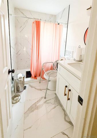 819 N Rose St, Escondido, CA 92027