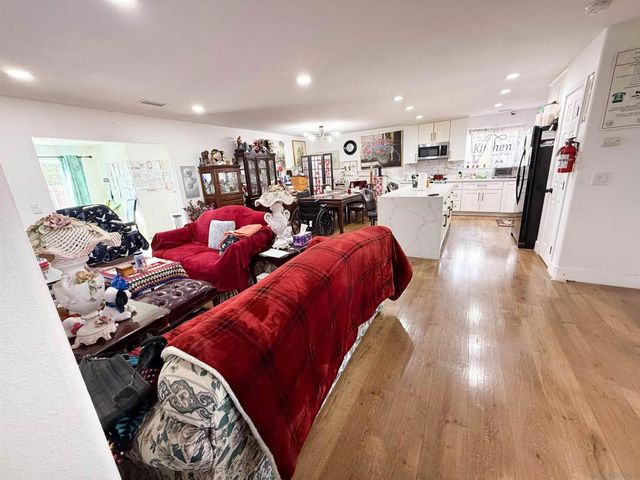 819 N Rose St, Escondido, CA 92027