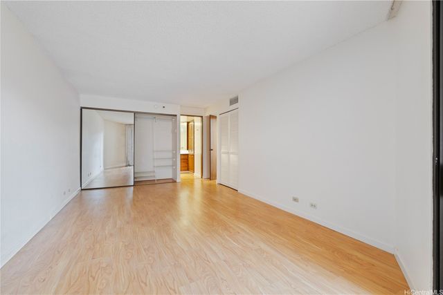 555 Hahaione Street 5E, Honolulu, HI 96825