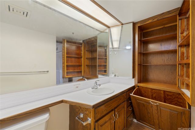 555 Hahaione Street 5E, Honolulu, HI 96825