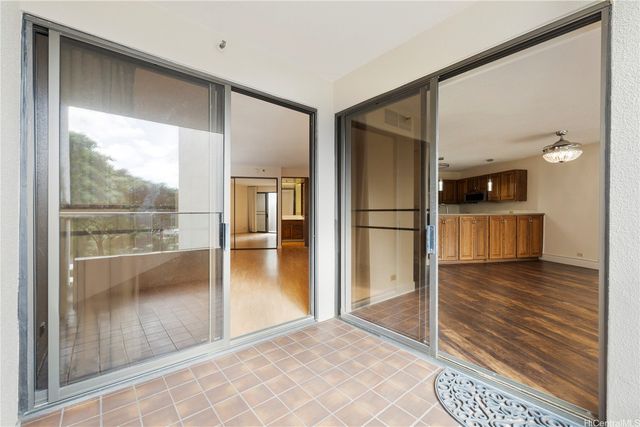 555 Hahaione Street 5E, Honolulu, HI 96825