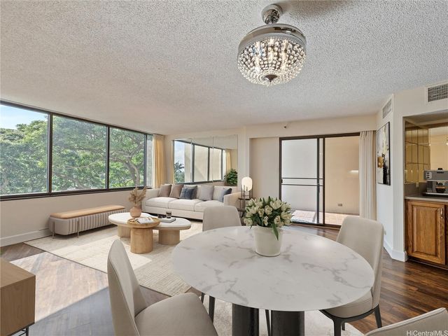 555 Hahaione Street 5E, Honolulu, HI 96825