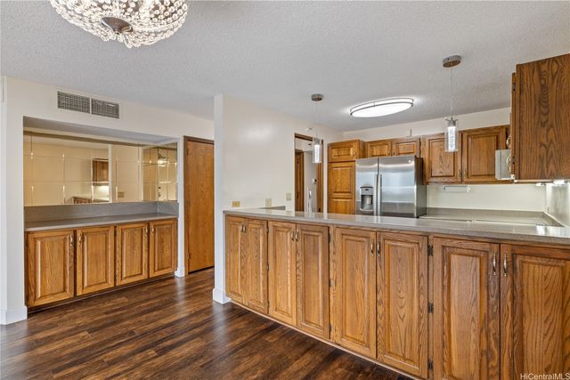 555 Hahaione Street 5E, Honolulu, HI 96825