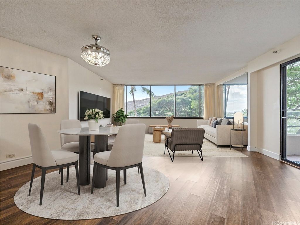 555 Hahaione Street 5E, Honolulu, HI 96825