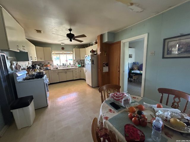 2518 ww white, San Antonio, TX 78222