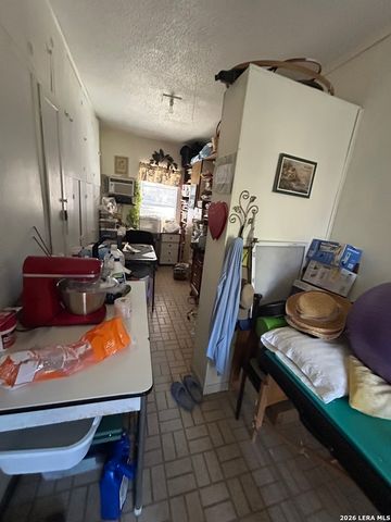 2518 ww white, San Antonio, TX 78222