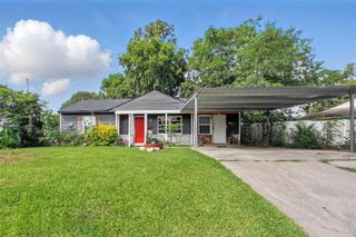 603 Briarwood Drive, Baytown, TX 77520