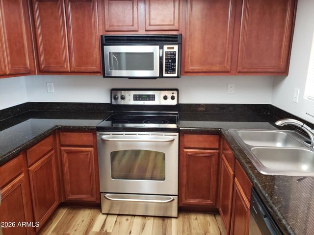 5757 W EUGIE Avenue 2122, Glendale, AZ 85304