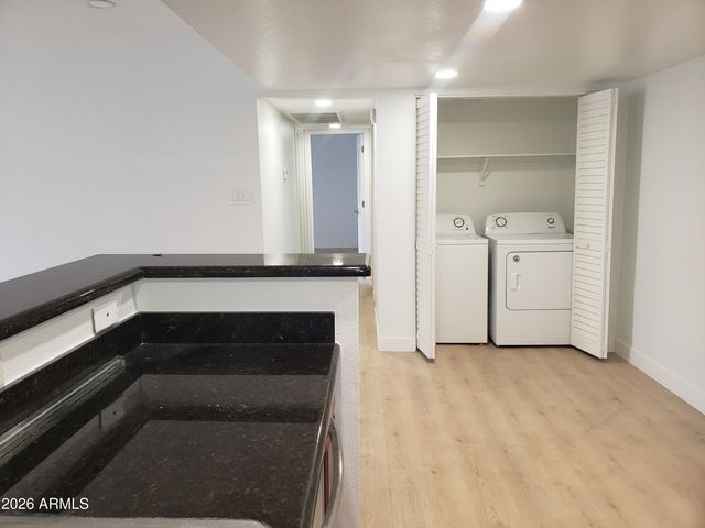 5757 W EUGIE Avenue 2122, Glendale, AZ 85304