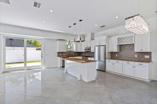 100 NORWOOD Road, Jupiter, FL 33469
