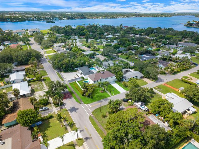 100 NORWOOD Road, Jupiter, FL 33469