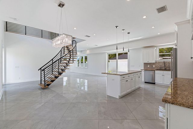 100 NORWOOD Road, Jupiter, FL 33469