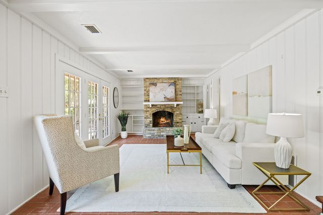 7609 Spring Valley Road, Dallas, TX 75254