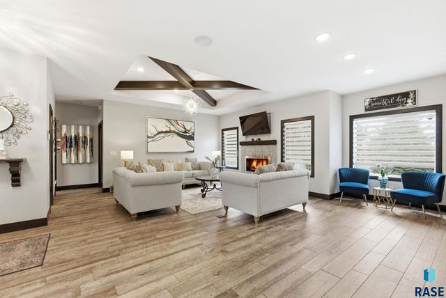 1325 W Waterstone Dr Drive, Sioux Falls, SD 57108