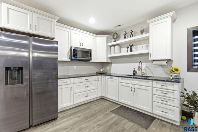 1325 W Waterstone Dr Drive, Sioux Falls, SD 57108
