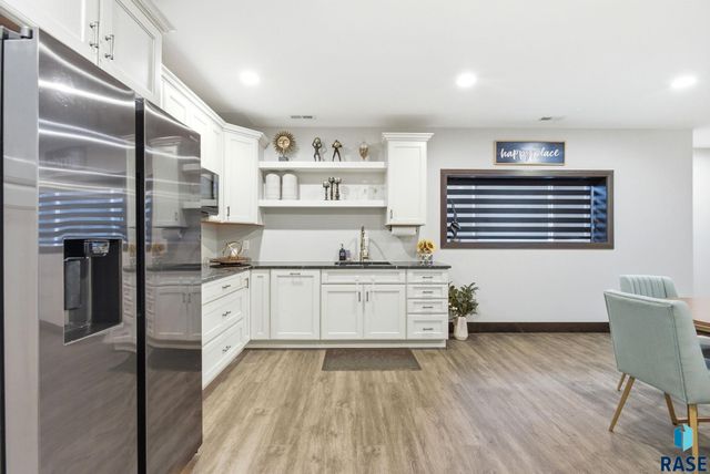 1325 W Waterstone Dr Drive, Sioux Falls, SD 57108