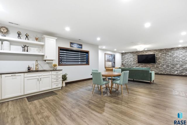 1325 W Waterstone Dr Drive, Sioux Falls, SD 57108