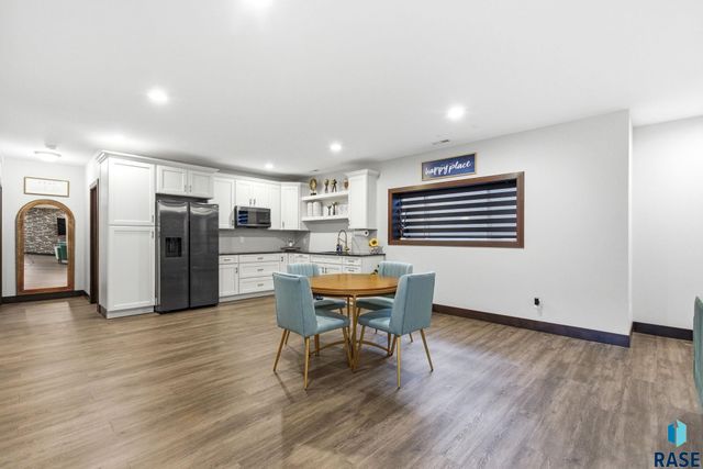 1325 W Waterstone Dr Drive, Sioux Falls, SD 57108