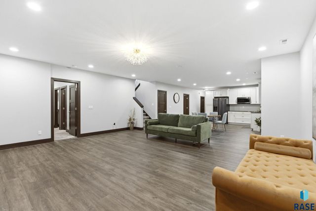 1325 W Waterstone Dr Drive, Sioux Falls, SD 57108