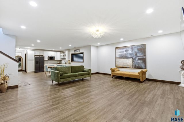 1325 W Waterstone Dr Drive, Sioux Falls, SD 57108