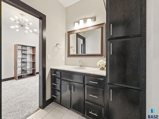 1325 W Waterstone Dr Drive, Sioux Falls, SD 57108