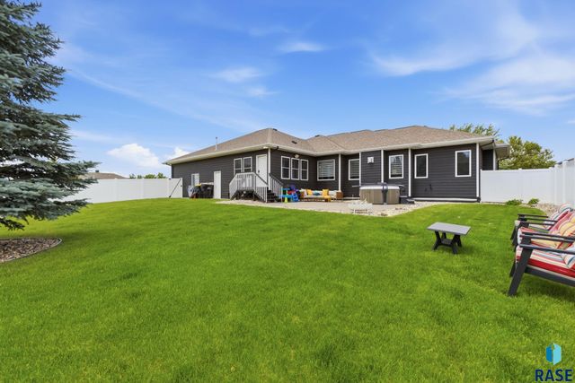 1325 W Waterstone Dr Drive, Sioux Falls, SD 57108