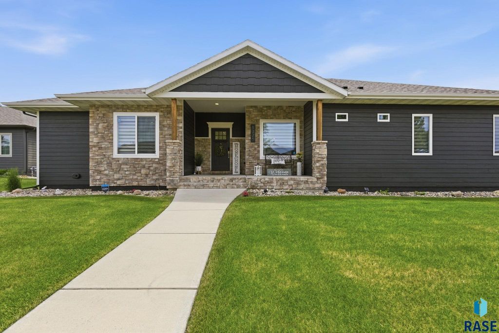1325 W Waterstone Dr Drive, Sioux Falls, SD 57108