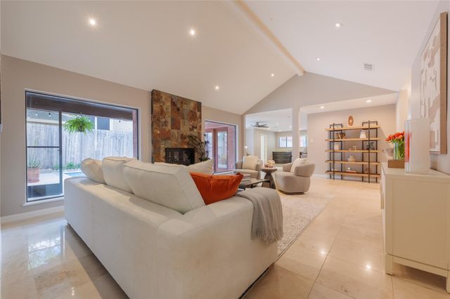 619 Rancho Bauer Drive, Houston, TX 77079