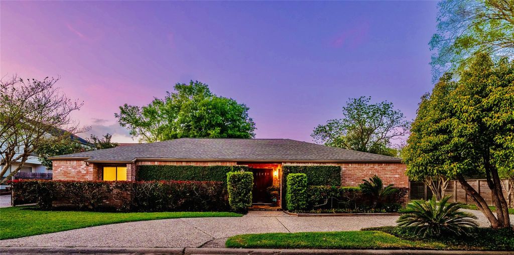 619 Rancho Bauer Drive, Houston, TX 77079