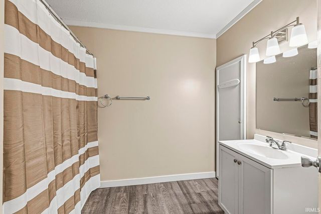 209 E Borely Avenue, Mishawaka, IN 46545