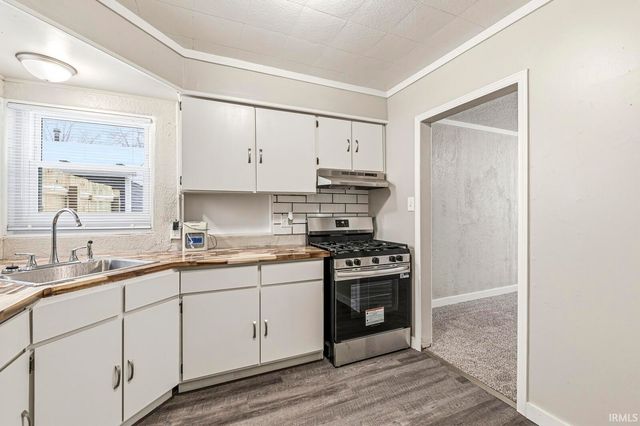 209 E Borely Avenue, Mishawaka, IN 46545