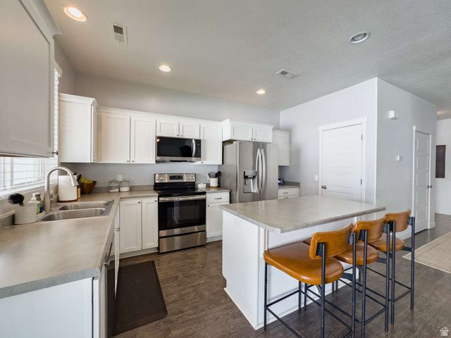3565 S WATER LILLY LN, Syracuse, UT 84075