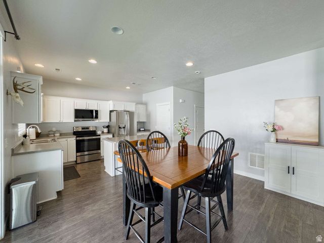 3565 S WATER LILLY LN, Syracuse, UT 84075