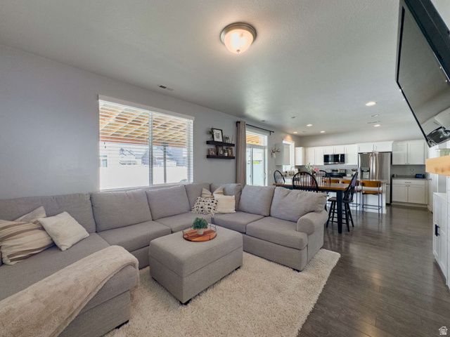 3565 S WATER LILLY LN, Syracuse, UT 84075