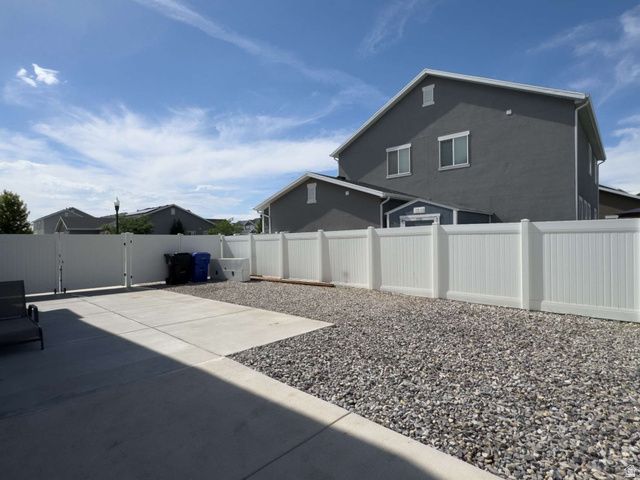 3565 S WATER LILLY LN, Syracuse, UT 84075