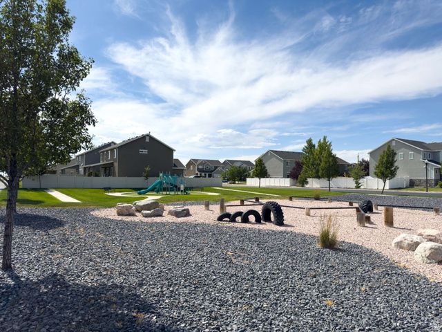 3565 S WATER LILLY LN, Syracuse, UT 84075