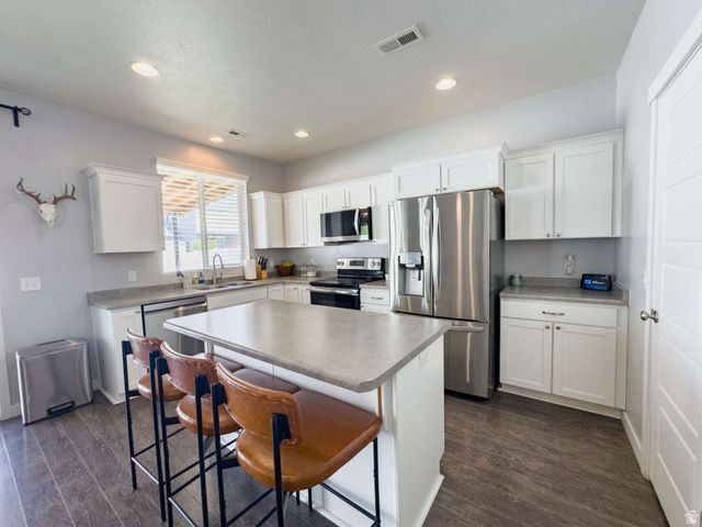 3565 S WATER LILLY LN, Syracuse, UT 84075
